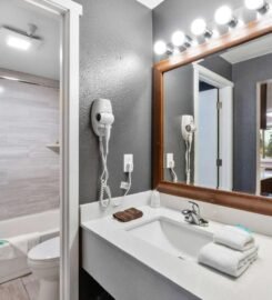 Basecamp Puyallup a Travelodge by Wyndham, A Radiant Resort