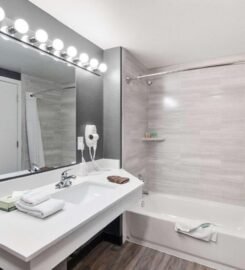 Basecamp Puyallup a Travelodge by Wyndham, A Radiant Resort