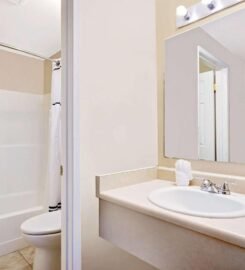Days Inn by Wyndham Lakewood South Tacoma, Comfort Meets Convenience