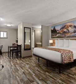 Days Inn by Wyndham Lakewood South Tacoma, Comfort Meets Convenience