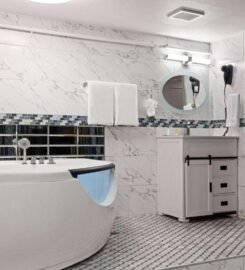 Days Inn by Wyndham Lakewood South Tacoma, Comfort Meets Convenience