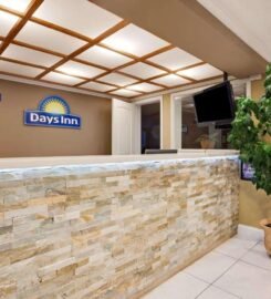 Days Inn by Wyndham Lakewood South Tacoma, Comfort Meets Convenience