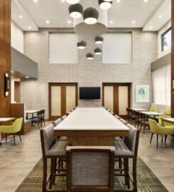 Hampton Inn & Suites Tacoma/Puyallup, Tranquil Paradise Inn