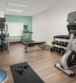 Holiday Inn Express & Suites Puyallup (Tacoma Area) by IHG, A Heavenly Hideaway