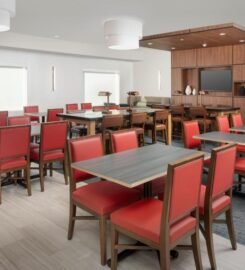 Holiday Inn Express & Suites Puyallup (Tacoma Area) by IHG, A Heavenly Hideaway