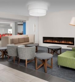 Holiday Inn Express & Suites Puyallup (Tacoma Area) by IHG, A Heavenly Hideaway
