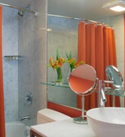 Hotel Murano, Tacoma’s Premier Art-Inspired Retreat