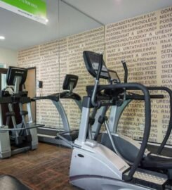 La Quinta Inn & Suites by Wyndham Auburn, Your Gateway to Comfort and Convenience