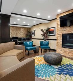La Quinta Inn & Suites by Wyndham Auburn, Your Gateway to Comfort and Convenience