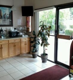 Motel Puyallup, Royal Charm Retreat