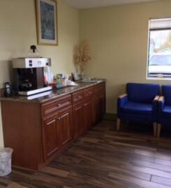 Sumner Motor Inn, A Simple Stay with Local Charm