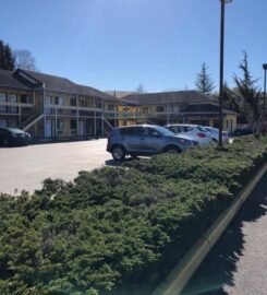 Sumner Motor Inn, A Simple Stay with Local Charm