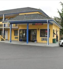 Sumner Motor Inn, A Simple Stay with Local Charm