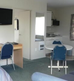Sumner Motor Inn, A Simple Stay with Local Charm