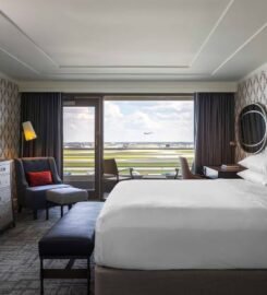 Renaissance Concourse Atlanta Airport Hotel 