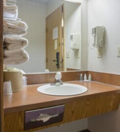 GuestHouse Fife, Affordable Comfort Near Tacoma