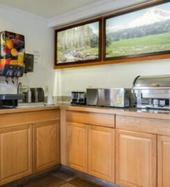 GuestHouse Fife, Affordable Comfort Near Tacoma