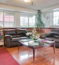 GuestHouse Fife, Affordable Comfort Near Tacoma