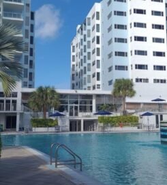 Sherry Frontenac Oceanfront Hotel